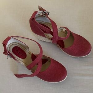b.o.c. Bree Espadrille Red Canvas Wedge Sandals